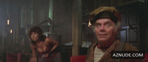 ESCAPE FROM NEW YORK NUDE SCENES AZNude