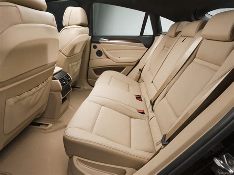 2012 BMW X6 - Interior Rear Seats | Caricos