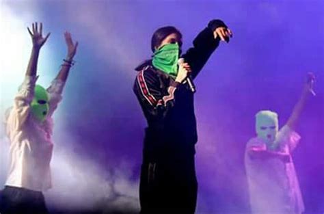 Las Pussy Riot Usaron El Pa Uelo Verde En Un Recital En Colombia