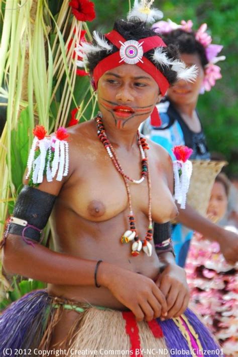 Nude Tribe Papua New Guinea