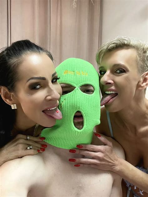 Fun With MILFS Nude Pics XHamster