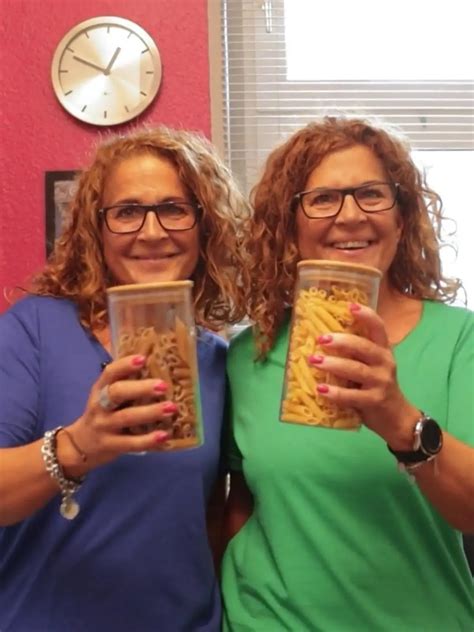 M Nner An Einem Tag Erotik Model Lily Phillips Kriegt Hilfe Bei Sex Marathon