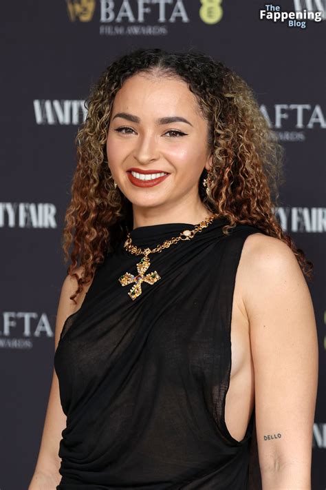 Ella Eyre Flashes Her Nude Tits At The Events Photos Onlyfans