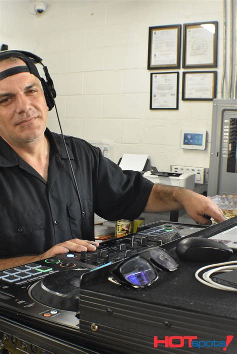 New management roles are opening for AE Outfitters careers 13