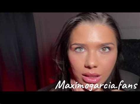 Belleza Natural Con Un Culo Jugoso Monta Una Gran Polla XVIDEOS