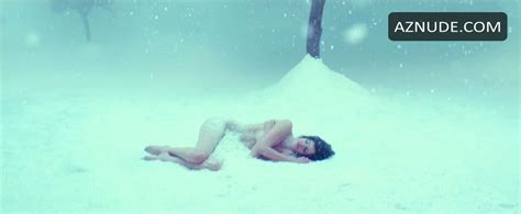 WHITE BIRD IN A BLIZZARD NUDE SCENES AZNude