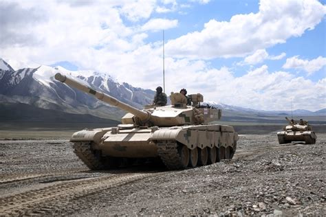 Pakistan Inducts Chinese-made VT-4 Main Battle Tank