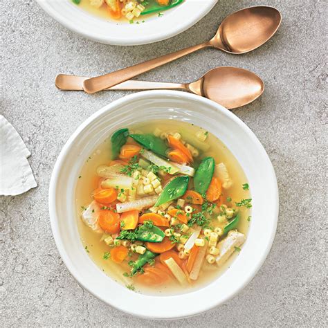 Hühnersuppe mit Frühlingsgemüse BRIGITTE de