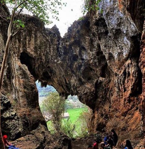 Menguak Misteri Gua Pawon Jejak Manusia Purba Hingga Legenda