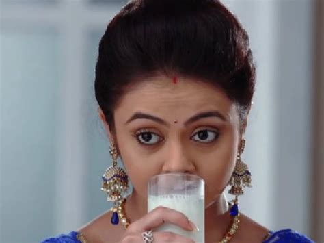 saath nibhana saathiya gopi  paridhi drink buttermilk paridhi