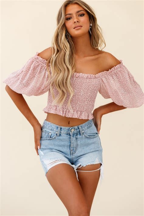 Meet Cute Shirred Bust Off Shoulder Crop Top Speckle Print Pink Kısa