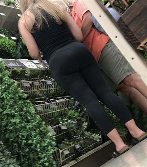 Blonde PAWGs Perfect Ass Spandex Leggings Yoga Pants Forum