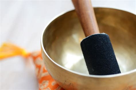 Shine! Yoga Onlinekurse: Livestreaming von echten Yogastunden