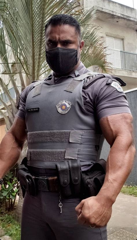 Hot Cop Who Went Viral After Hurricane Irma Selfie Made A Calendar Artofit