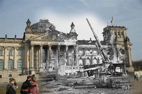 Le Foto Di Berlino Oggi E Nel 1945 Combinate Il Post