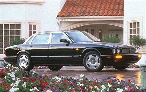 1995 Jaguar XJR Review & Ratings | Edmunds