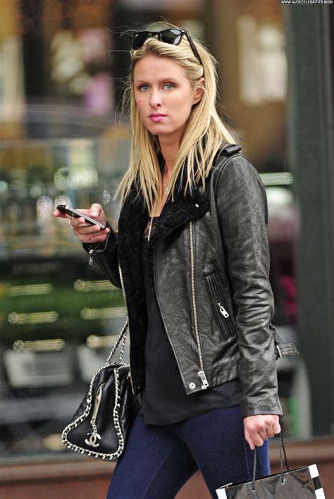 Nicky Hilton Shopping Shopping Celebrity Beautiful Babe Posing Hot New York High Resolution Shopping