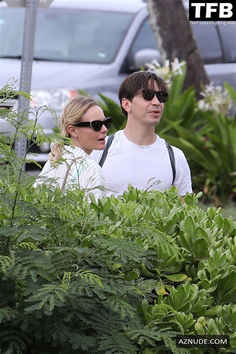 Kate Bosworth Sexy Seen Flaunting Her Hot Bikini Body At The Beach With Justin Long In Hawaii