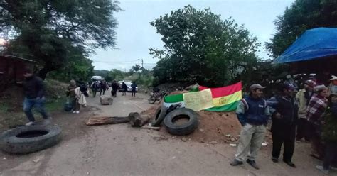 Bloqueo En La Ruta Antigua Santa Cruz Cochabamba Cumple Su Segundo D A