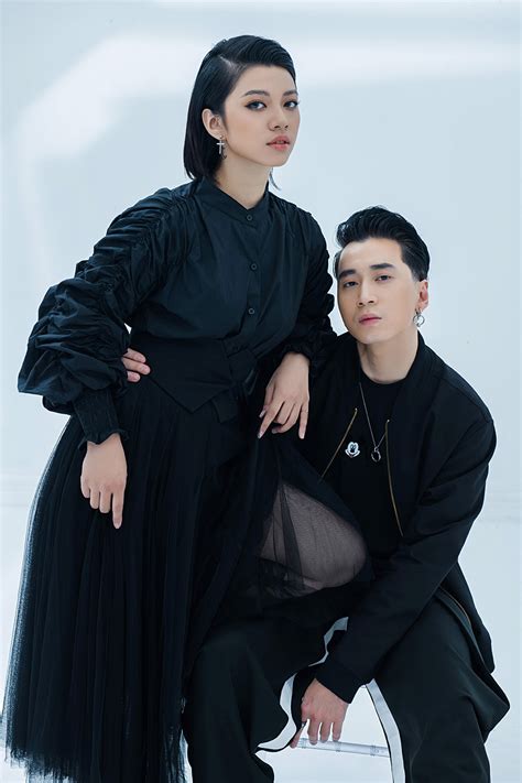 Karik kết hợp với học trò của Tóc Tiên khoá môi cực ngọt ngào với hot girl Dương Minh Ngọc