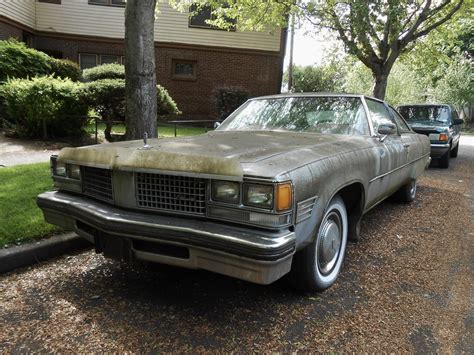 Seattles Parked Cars 1976 Oldsmobile 98 Regency Coupe