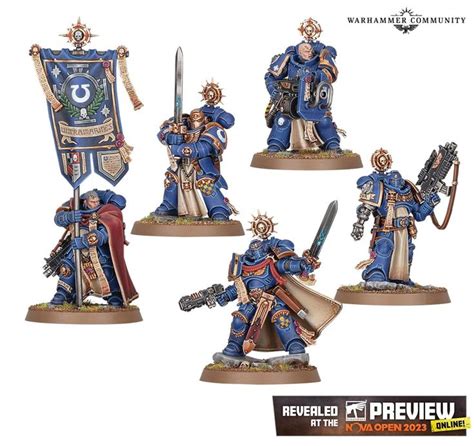 The Warhammers Are Painted In Different Colors