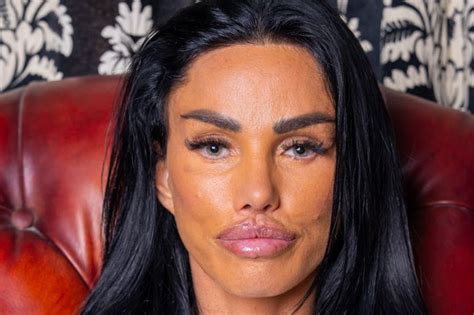 Katie Price Poses Fully Naked In Raunchy Photo Just Hours After Scary Hospital Dash The Mirror