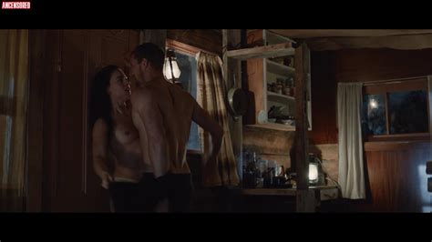 Naked Libby Munro In The Hunted III