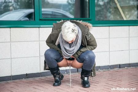 Its Wrong To Show Your Pussy In Public At UK Flashers 17 Pics XHamster