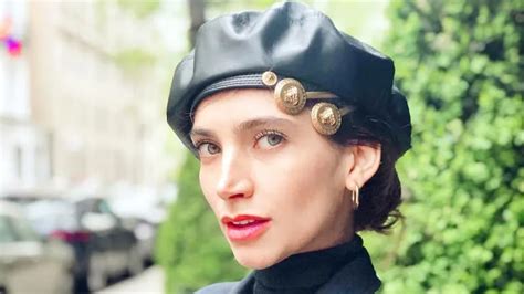 8 Hot Sexy Solange Abraham Bikini Pics