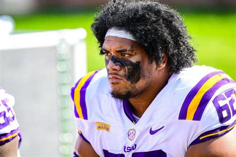 REPORT: LSU DT Siaki Ika entering transfer portal