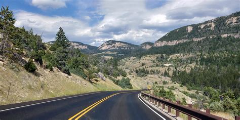 On a fresh paved road between Buffalo and Ten Sleep (OC) : roadtrip