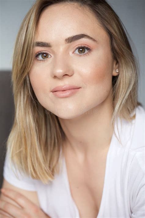 Jolie Femme Blonde Dans Un Soutien Gorge Image Stock Image Du Lovemaking Fille 147669223