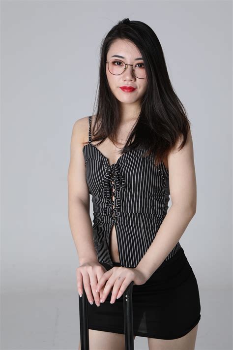 Nude Photo Set Of Chinese Model Mina