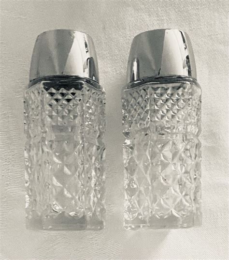 Vintage Anchor Hocking Wexford Salt And Pepper Shakers Clear Glass