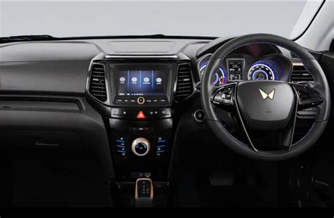 Mahindra XUV400 EV Price - Images, Colours & Reviews