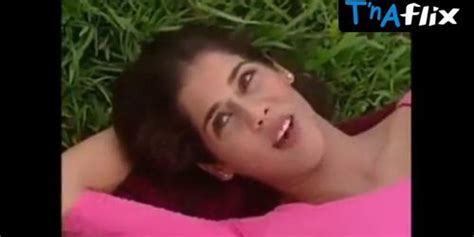Gianella Neyra Lesbian Scene In Amantes De Luna Llena Tnaflix