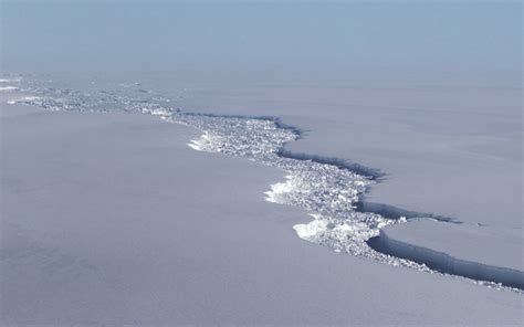 The Larsen C Ice Shelf, Antarctica's Biggest, is Cracking Up | Discover ...