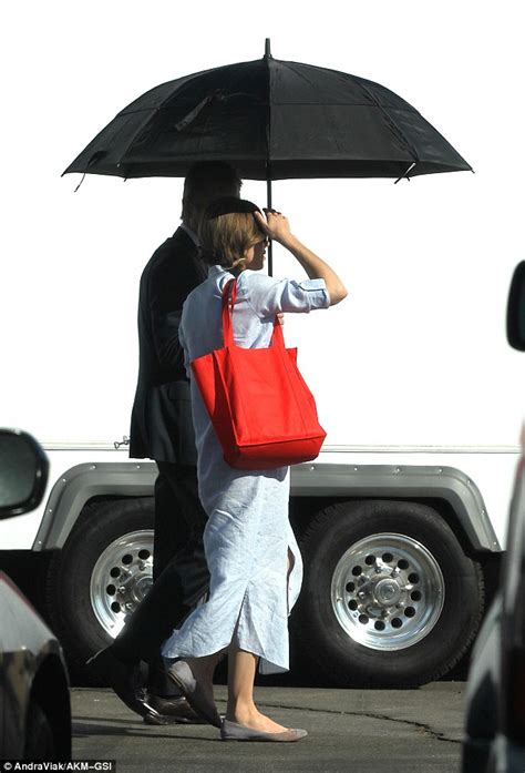 What Would Shoshanna Say Zosia Mamet Goes From Playing A Virgin In Girls To A Sex Worker In New