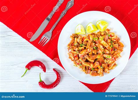 Marinated уши свиньи с специями, частями перца Chili Стоковое ...
