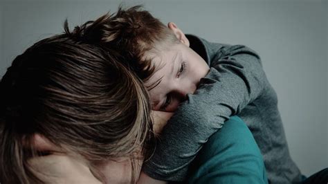 Botte Alla Moglie E Al Figlio Piccolo Arrestato Dalla Polizia A Latina