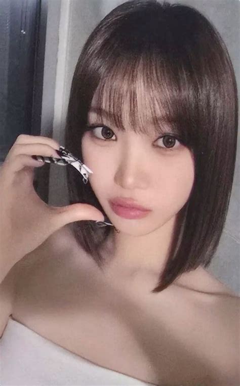 Le Sserafim Hot Scans