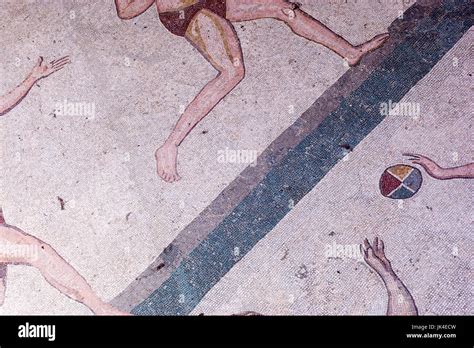 Bikini Mädchen Mosaik Römische Mosaiken in der Römischen Villa oder