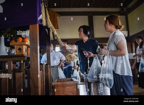 Visitors Inside Himeji Castle Himejijō Also Known As White Heron