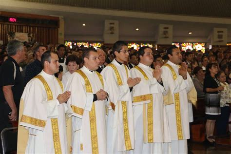 Sacerdotes Presb Teros Padres Pastores O Curas Blog De Vida Nueva