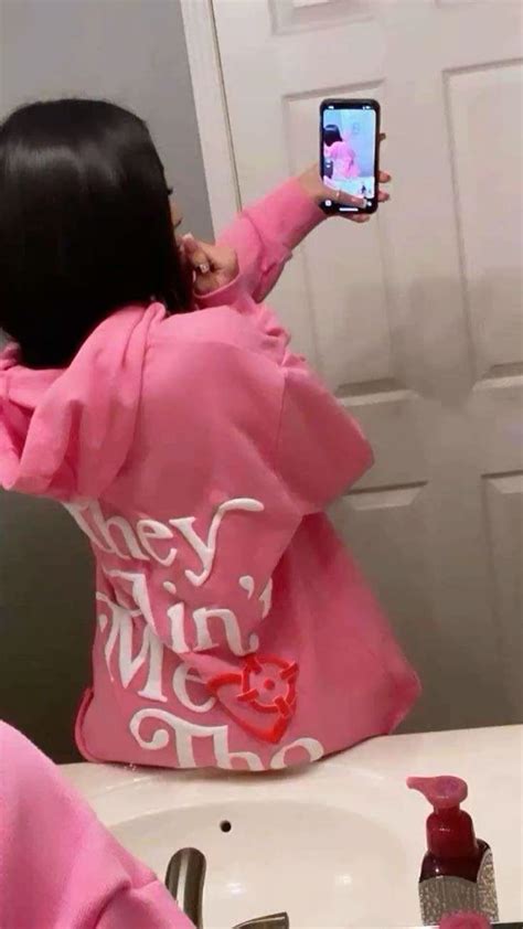 Pin By On Pins By You In Pretty Selfies Latina Outfits Cute Selfie Ideas