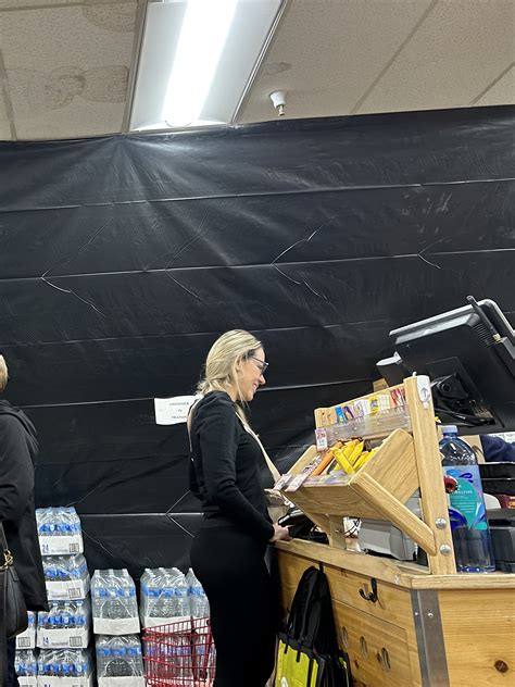 Blonde Supervisor Milf At Trader Joes Spandex Leggings Yoga Pants Forum