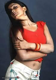 Paavi Movie Stills South Actress Sheela Hot Navel
