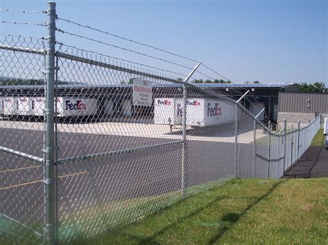 Chain Link Round Hill Fence