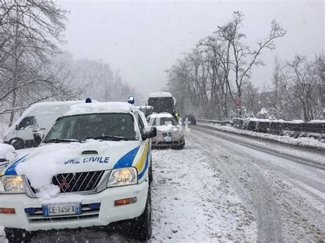 Allerta meteo per neve in prefettura riunione sulle modalità di